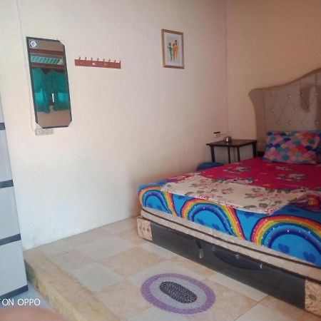 Salty Dog Hostel Telukdalem Bagian luar foto