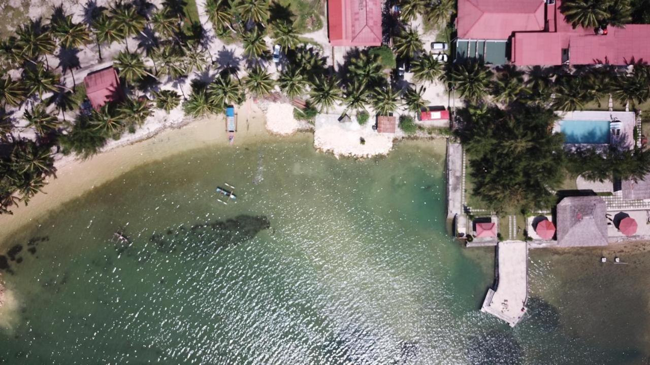 Salty Dog Hostel Telukdalem Bagian luar foto