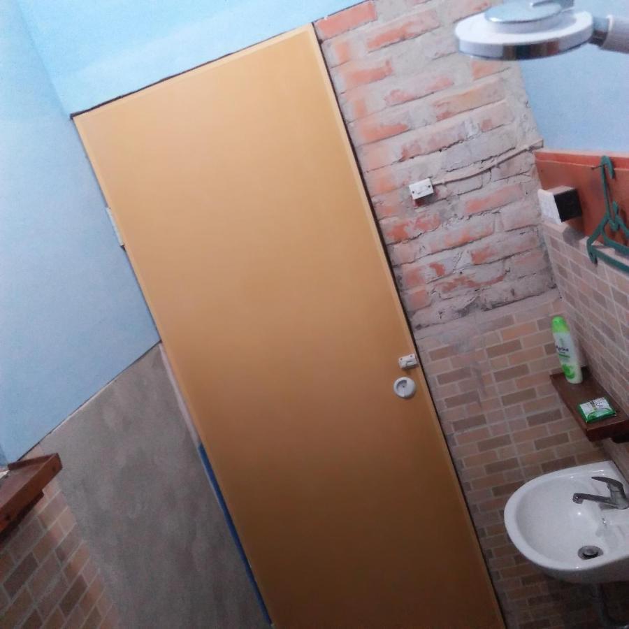 Salty Dog Hostel Telukdalem Bagian luar foto