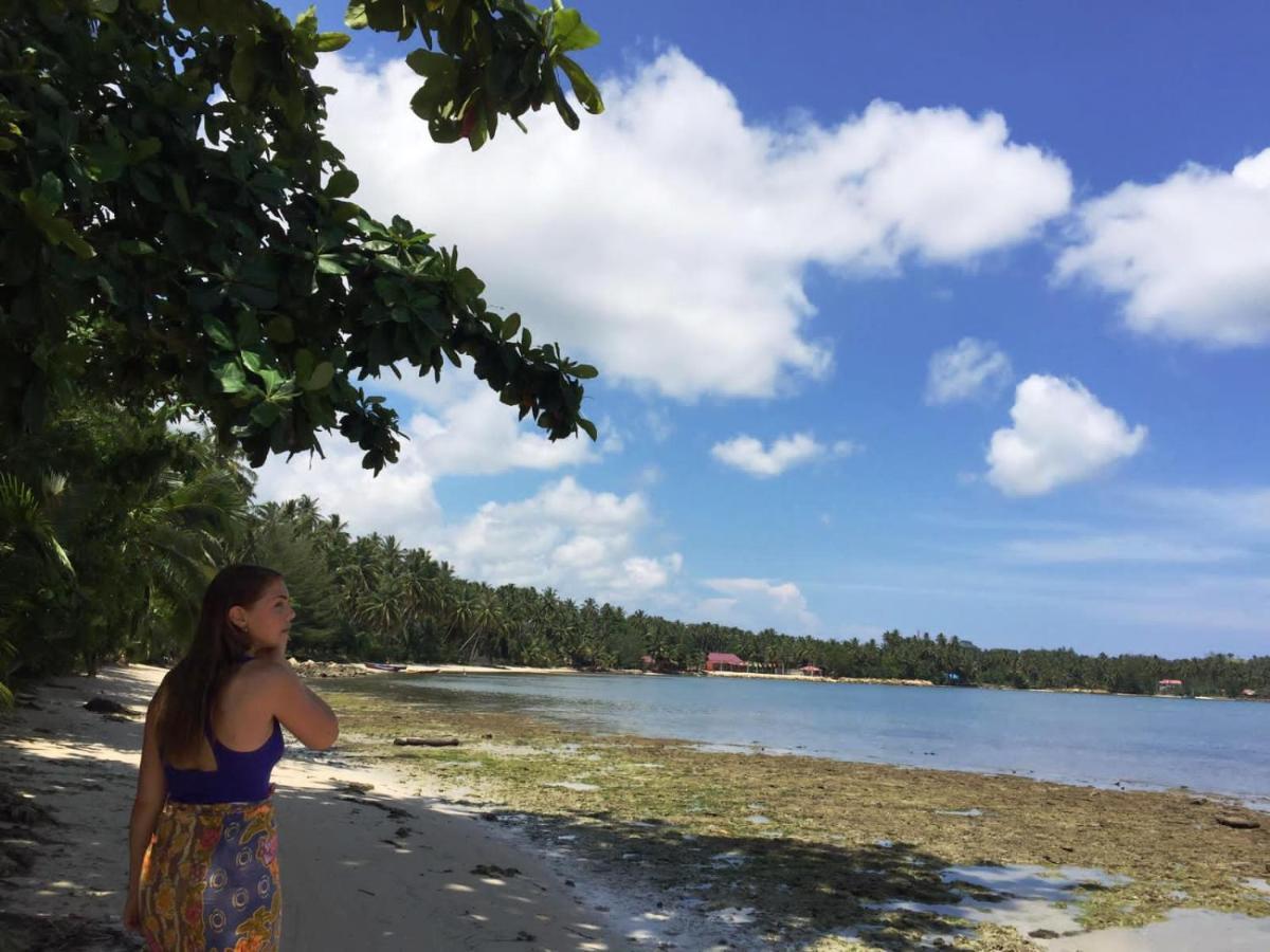 Salty Dog Hostel Telukdalem Bagian luar foto