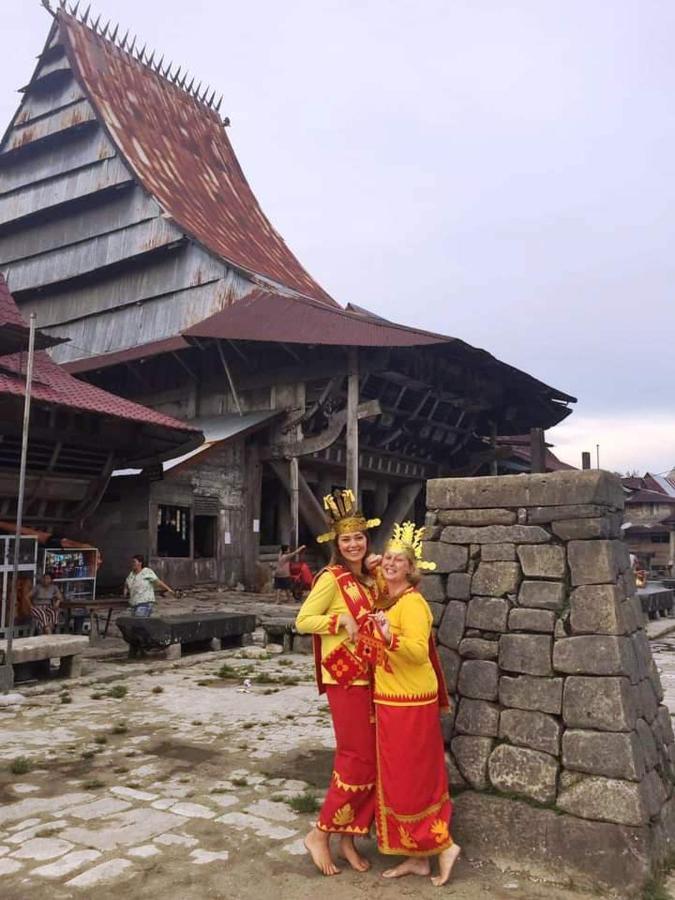 Salty Dog Hostel Telukdalem Bagian luar foto
